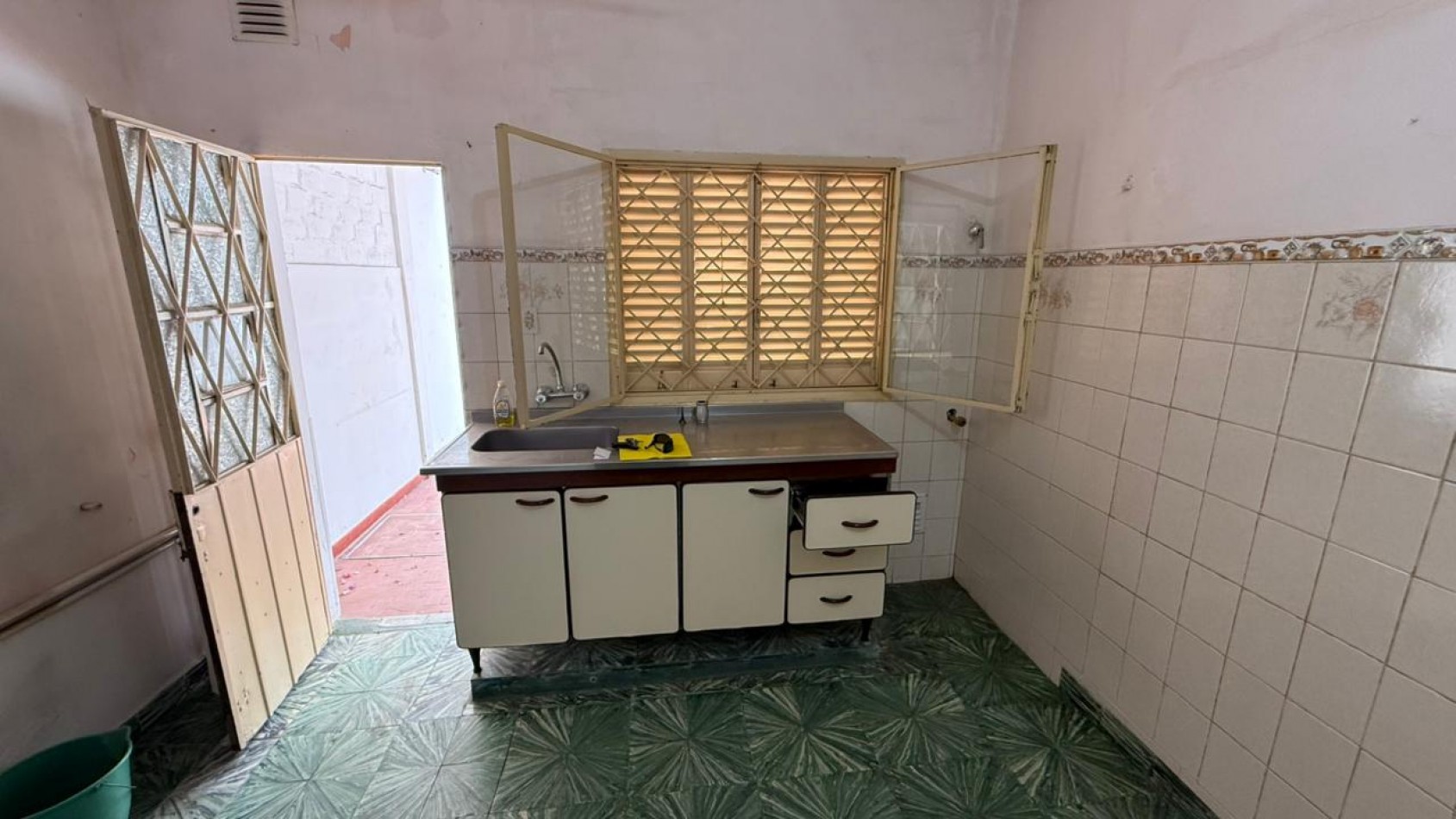 CASA DE 2 DORMITORIOS A MODERNIZAR,  ¡OPORTUNIDAD!