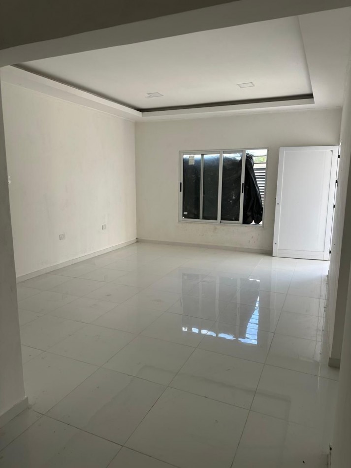 Hermosa casa 2 dorm en Colonia Avellaneda.