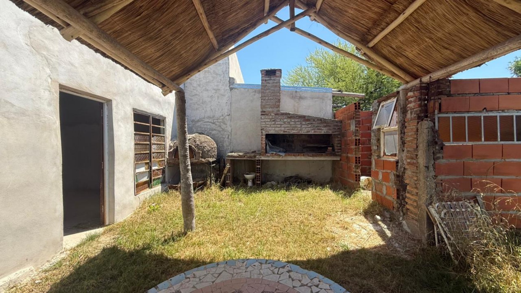 CASA QUINTA A TERMINAR EN SAUCE MONTRULL