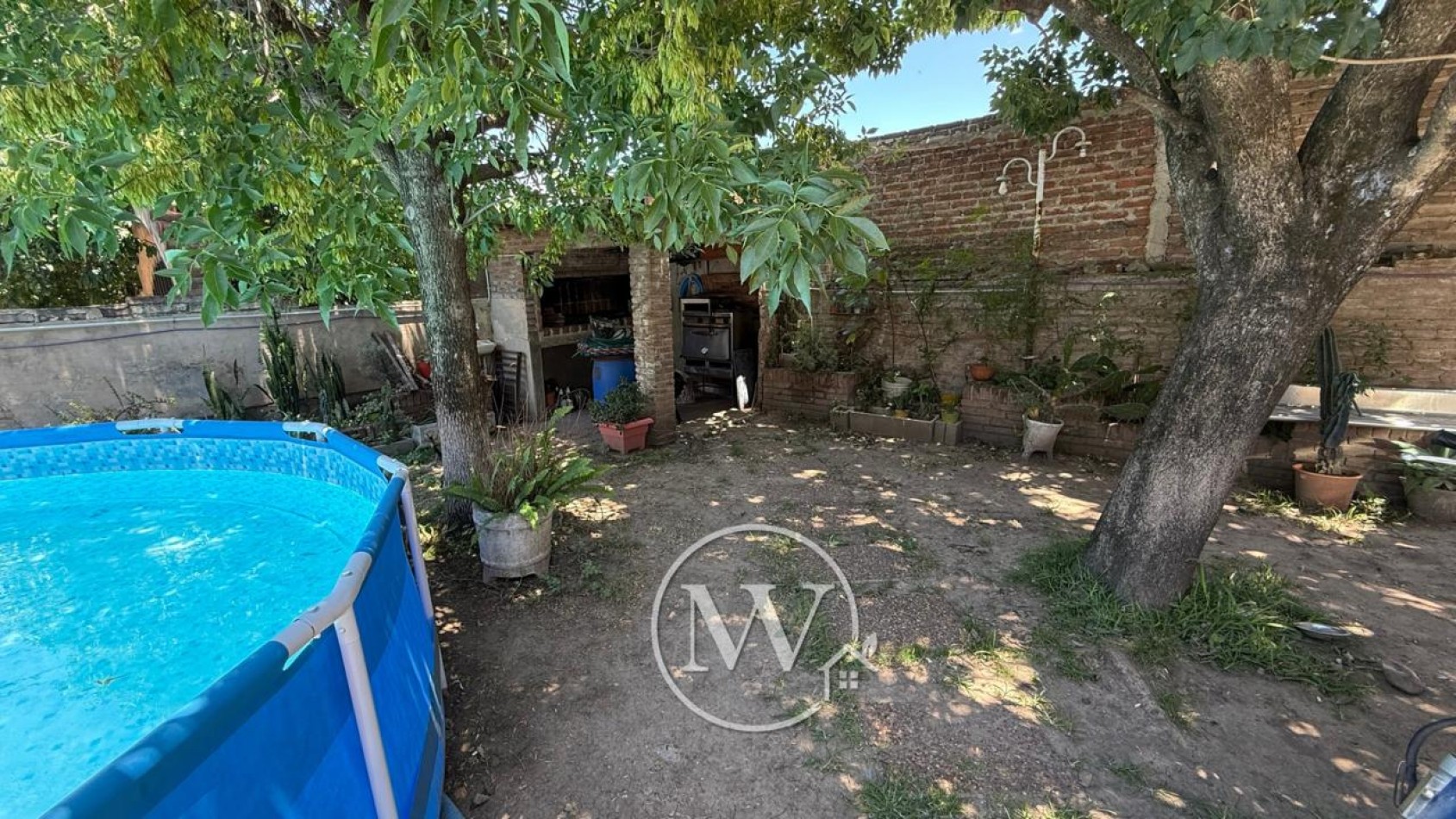 CASA DE 3 DORM, PATIO Y COCHERA, ZONA GAZZANO