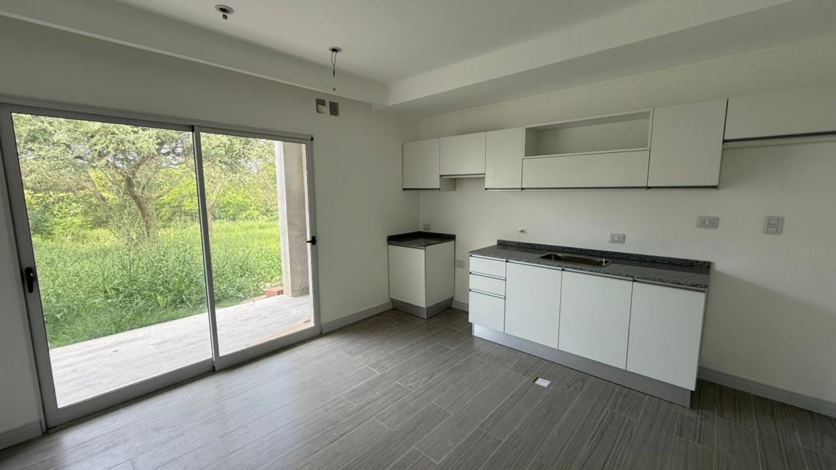CASA A ESTRENAR EN ORO VERDE ZONA INTA 