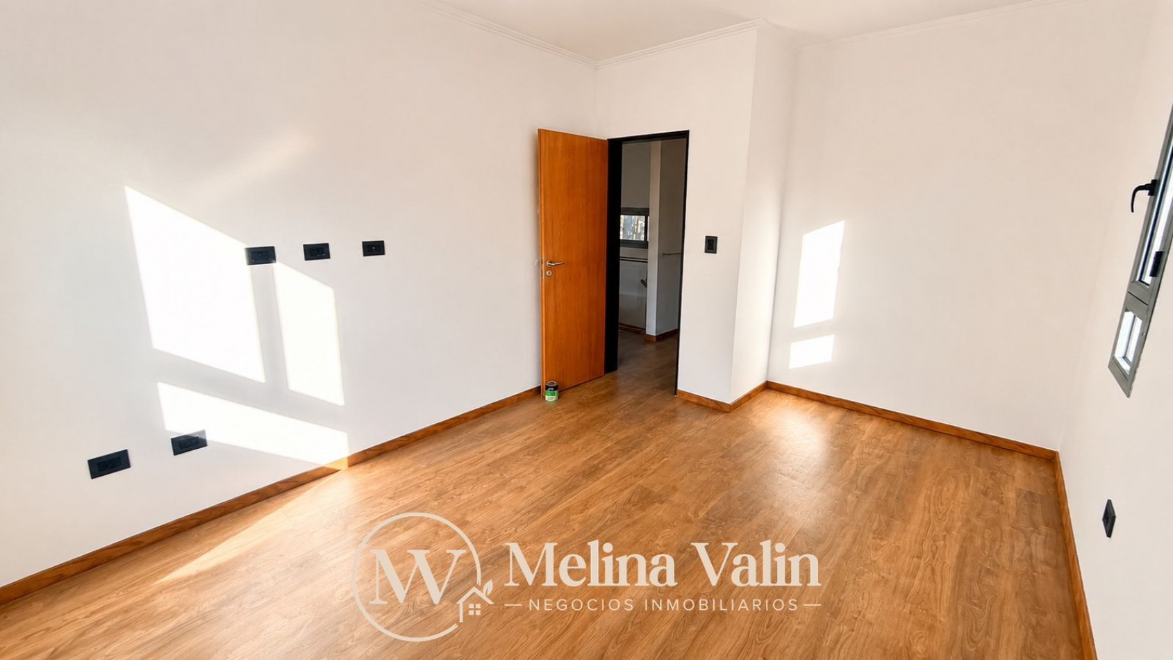 CASA PREMIUM EN ZONA SUR, 3 DORM, COCHERA Y PATIO