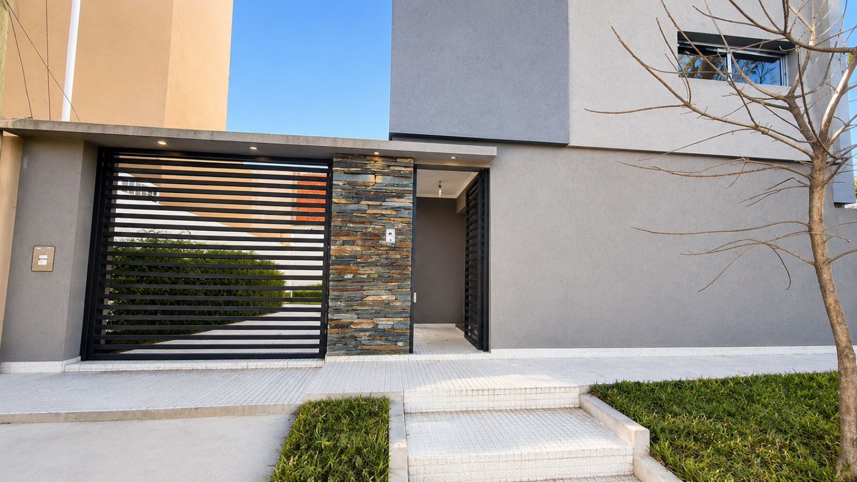 CASA PREMIUM EN ZONA SUR, 3 DORM, COCHERA Y PATIO