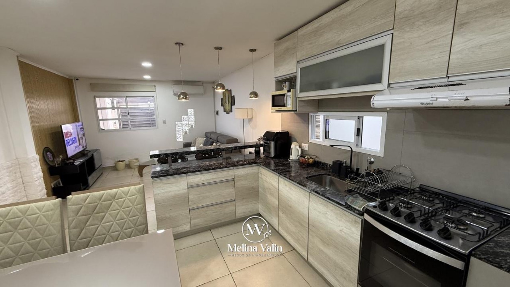 DUPLEX EN ORO VERDE, 2 DORM, COCHERA, PATIO Y PISCINA,