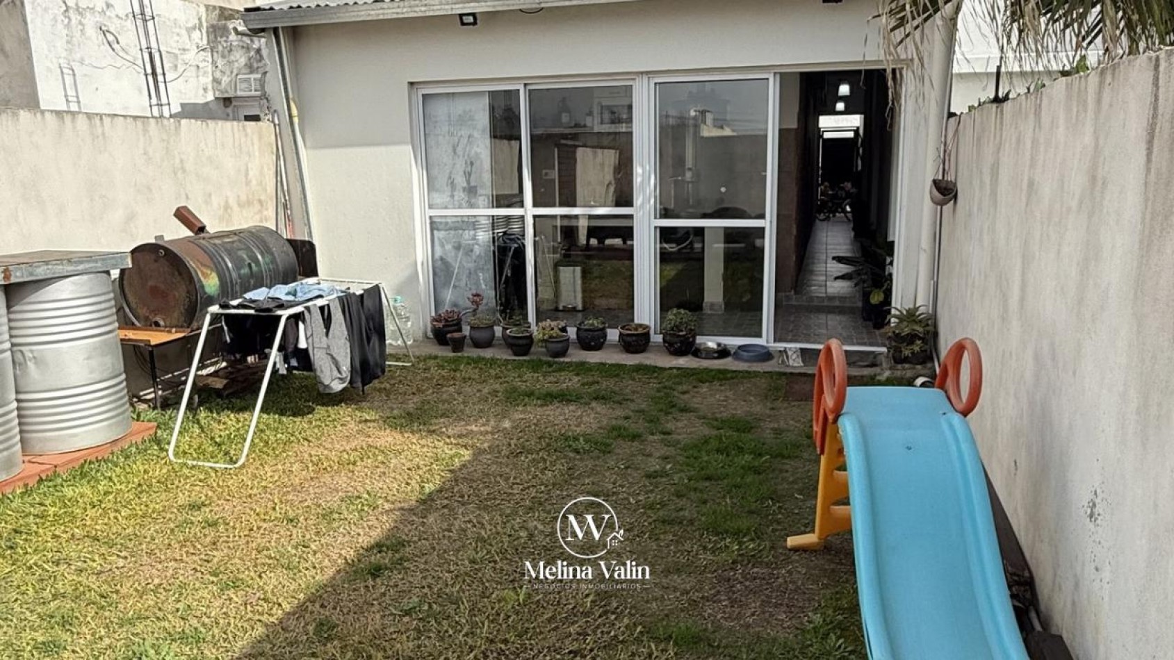DUPLEX EN ORO VERDE, 2 DORM, COCHERA, PATIO Y PISCINA,