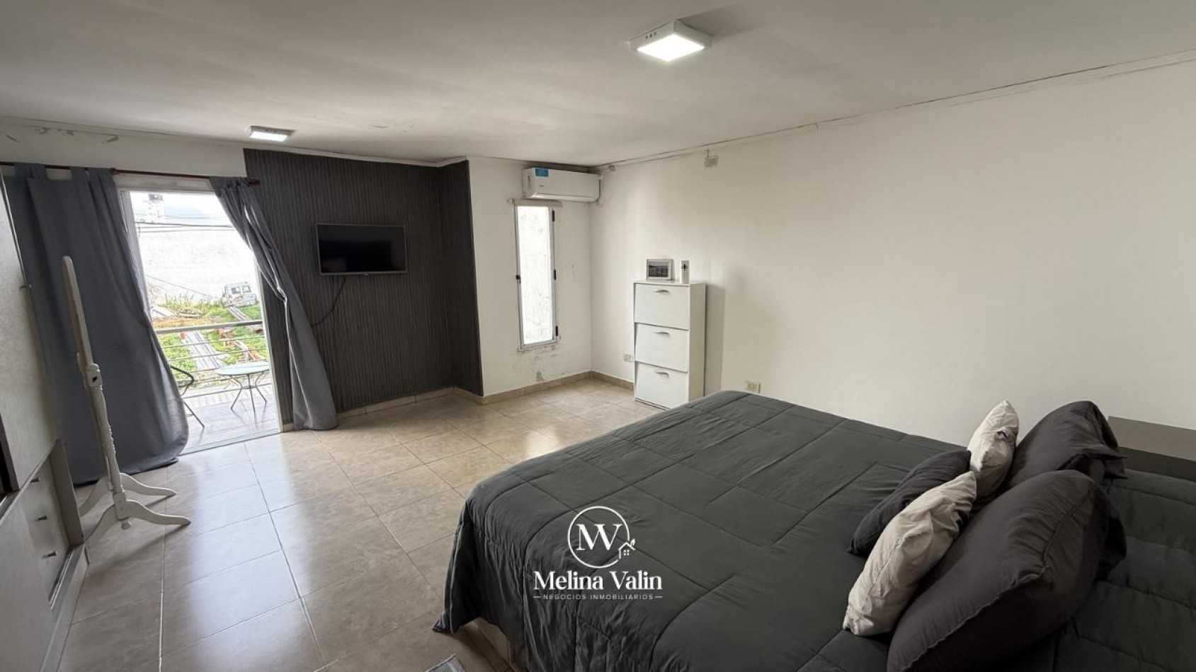 DUPLEX EN ORO VERDE, 2 DORM, COCHERA, PATIO Y PISCINA,