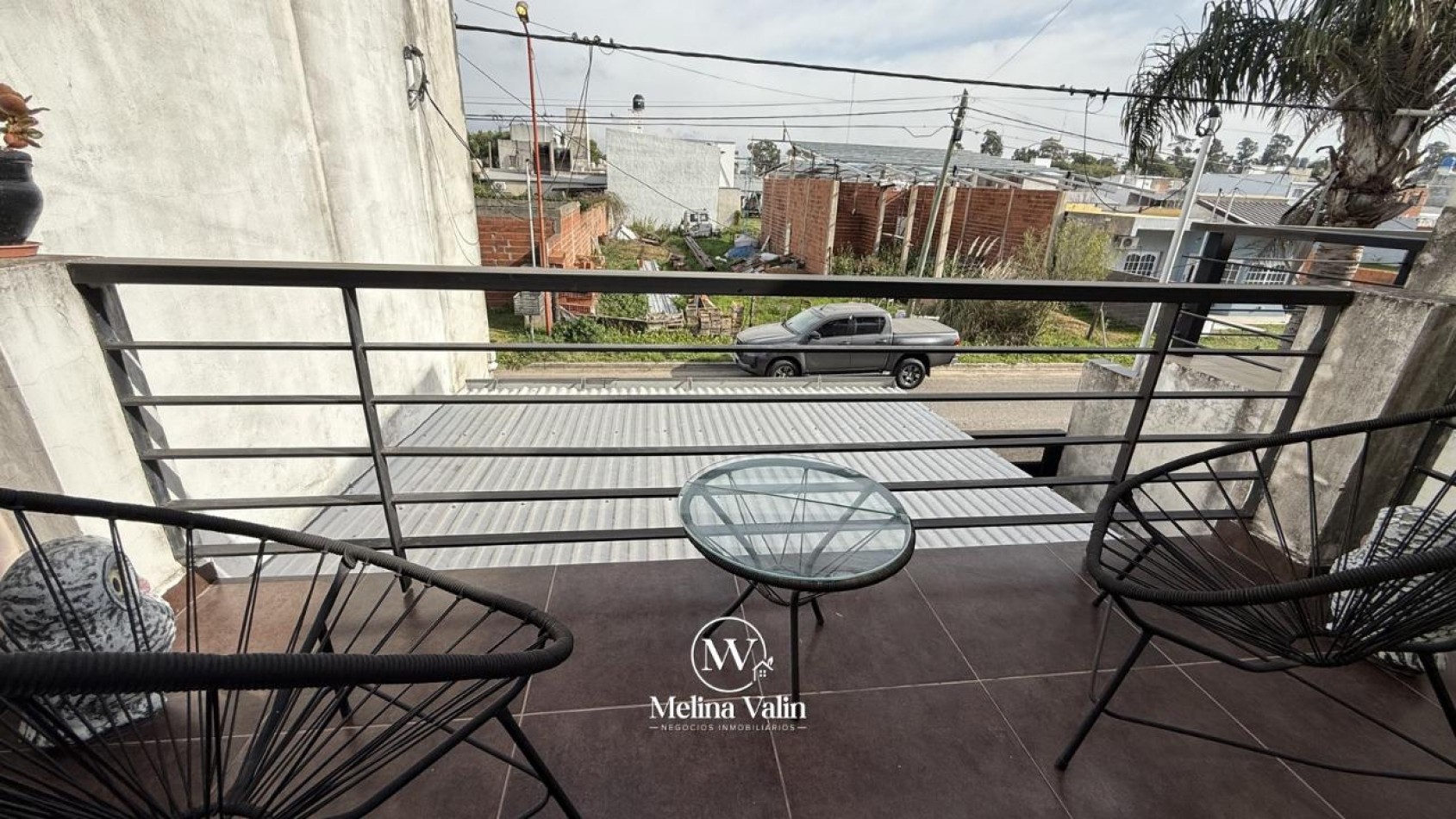 DUPLEX EN ORO VERDE, 2 DORM, COCHERA, PATIO Y PISCINA,