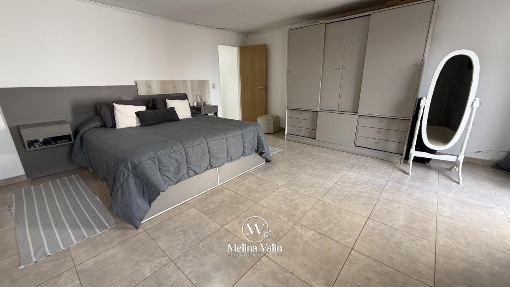 DUPLEX EN ORO VERDE, 2 DORM, COCHERA, PATIO Y PISCINA,