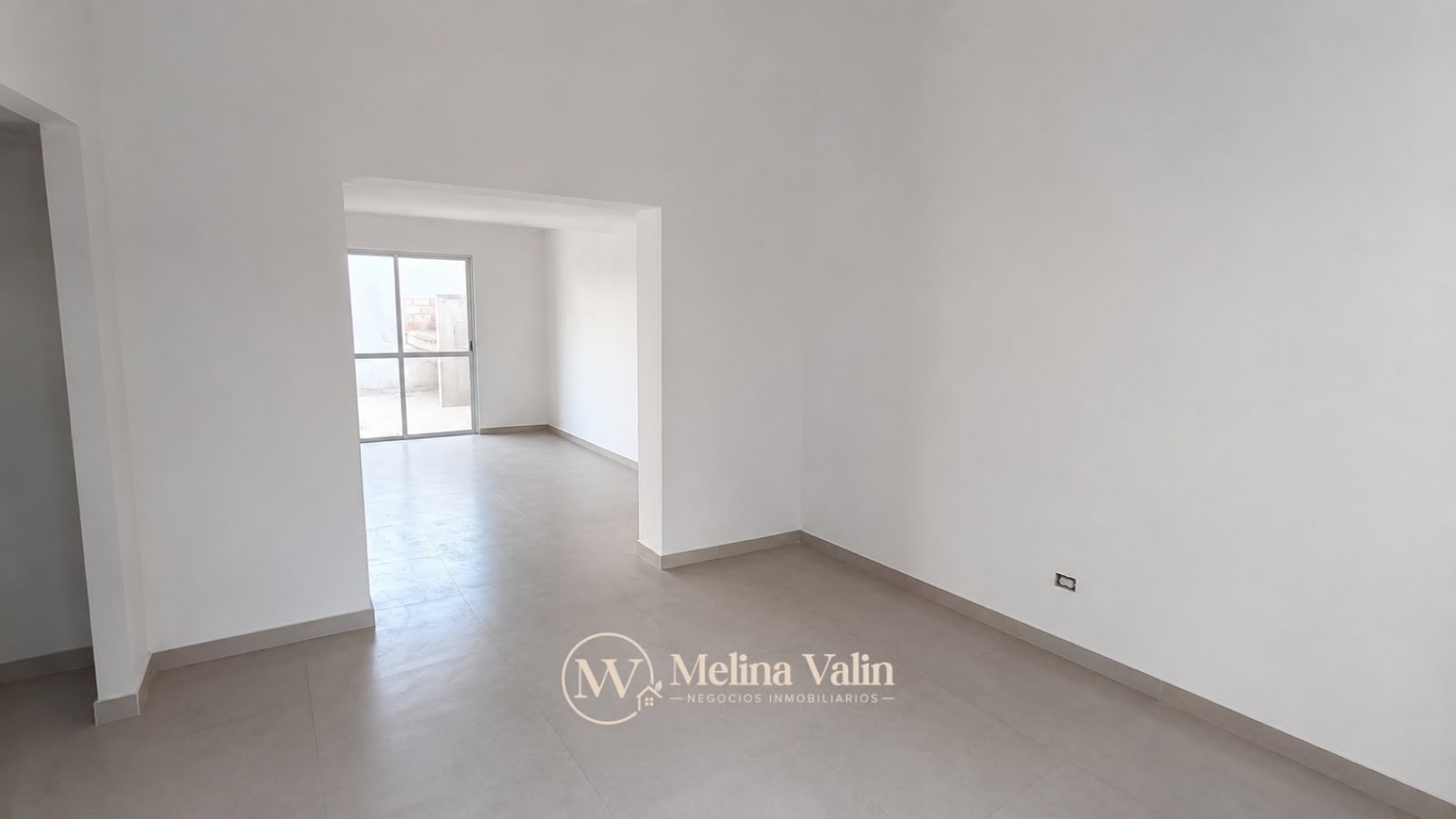 CASA DE 2 DORM, COCHERA Y PATIECITO VERDE EN PARANA, ZONA ZANNI Y LARRALDE