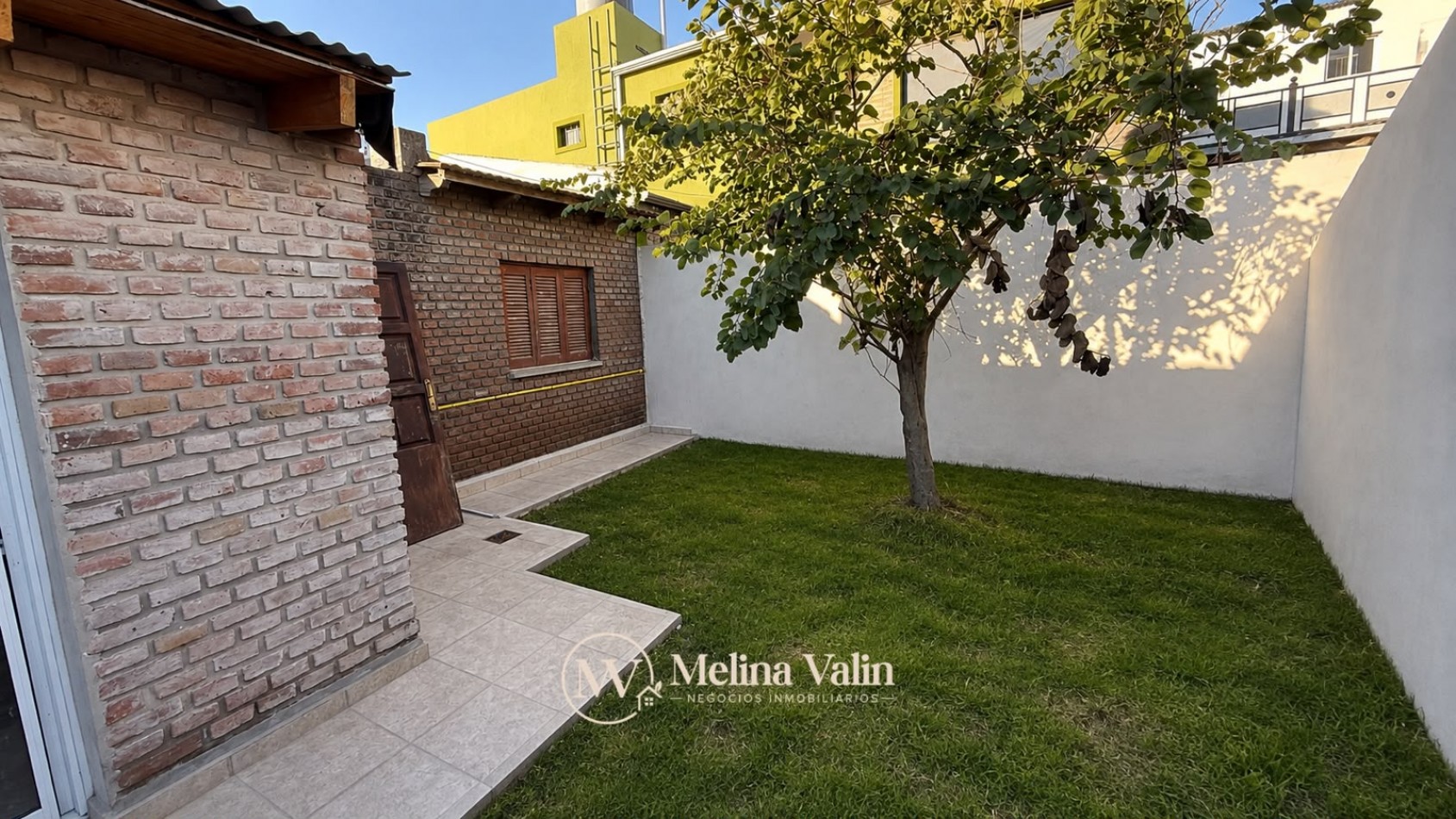 CASA DE 2 DORM, COCHERA Y PATIECITO VERDE EN PARANA, ZONA ZANNI Y LARRALDE