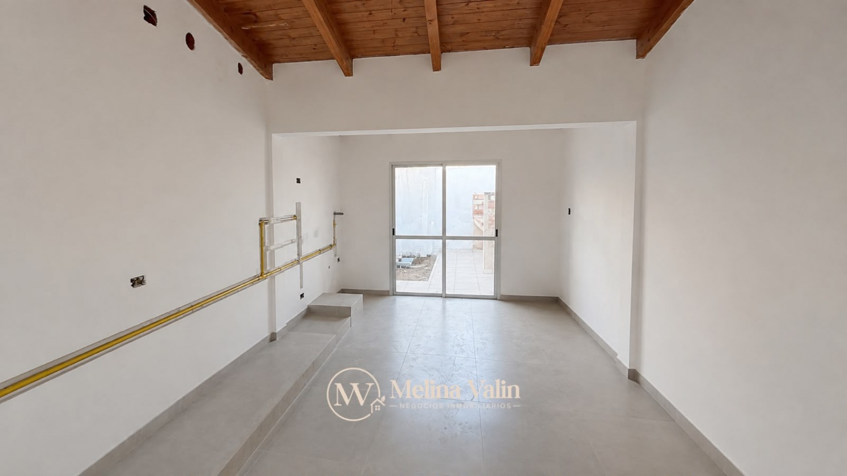 CASA DE 2 DORM, COCHERA Y PATIECITO VERDE EN PARANA, ZONA ZANNI Y LARRALDE