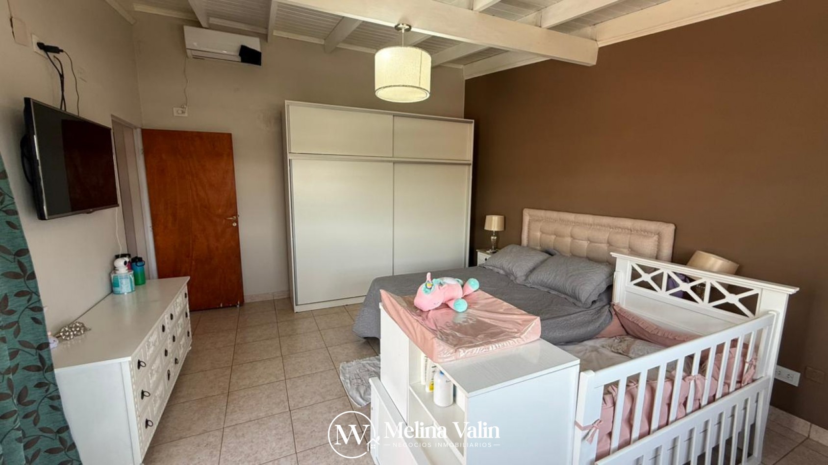 CASA PREMIUM DE 3 DORM, PISCINA, Y COCHERA DOBLE