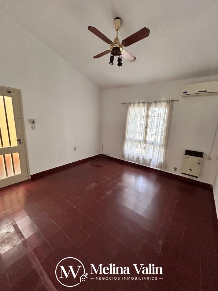 CASA 3 DORM Y COCHERA EN ZONA EJERCITO
