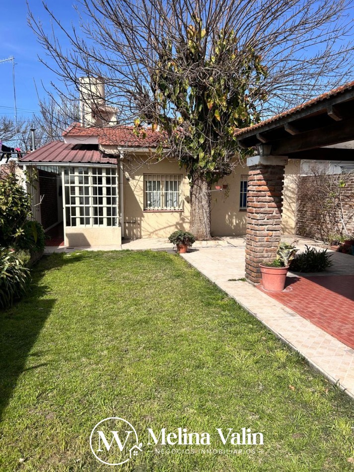 CASA 3 DORM Y COCHERA EN ZONA EJERCITO