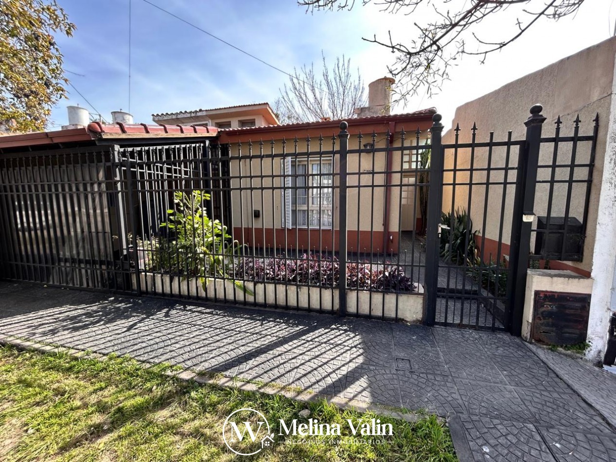 CASA 3 DORM Y COCHERA EN ZONA EJERCITO
