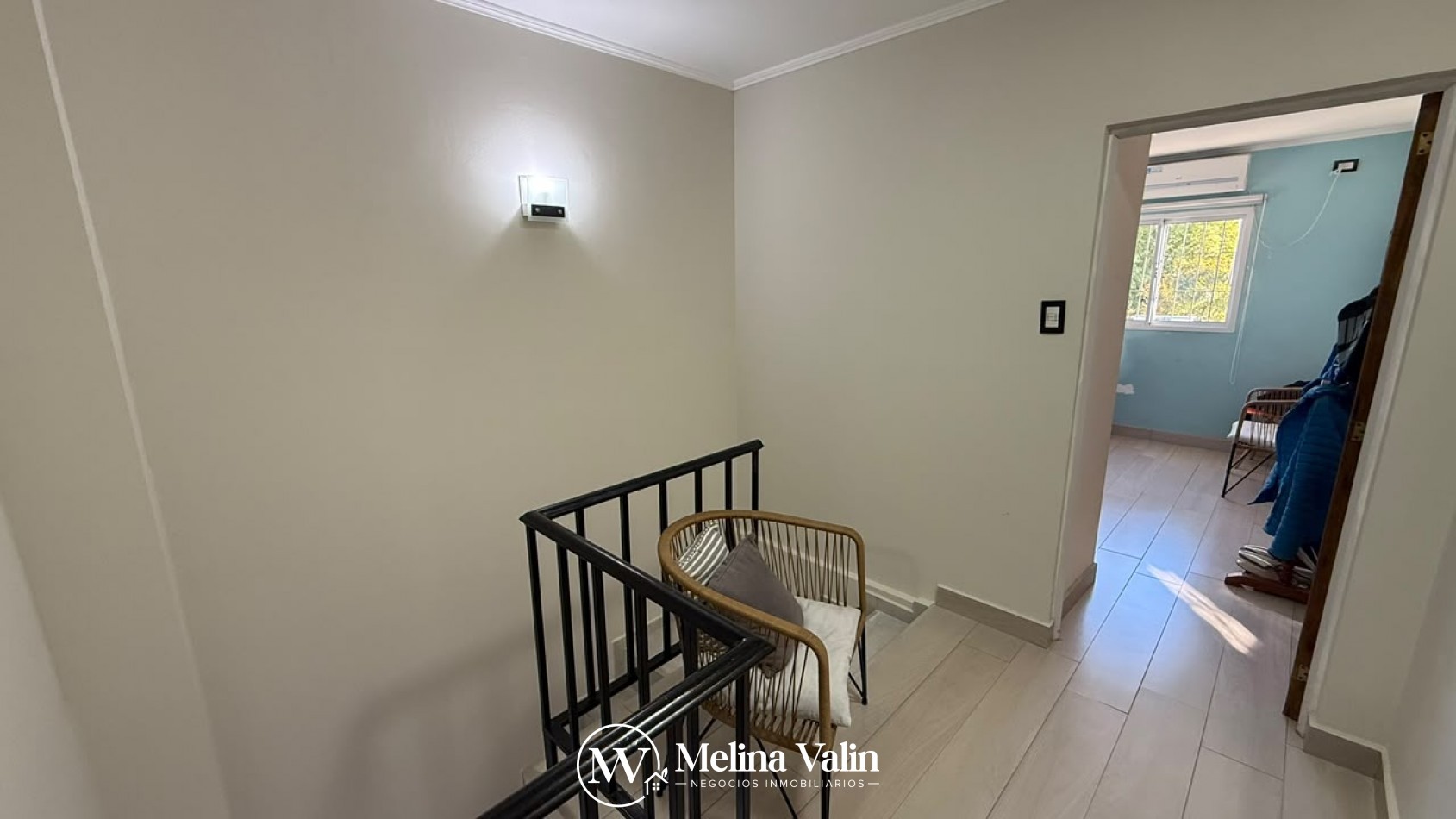SE VENDE MODERNO DUPLEX 3 DORM EN ZONA CHURRUARIN Y RIO NEGRO.