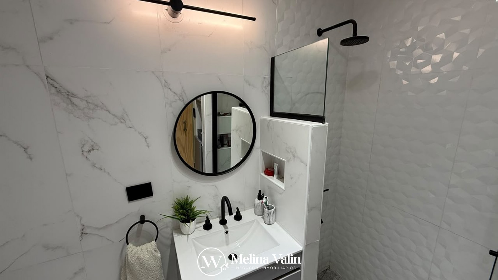 SE VENDE MODERNO DUPLEX 3 DORM EN ZONA CHURRUARIN Y RIO NEGRO.