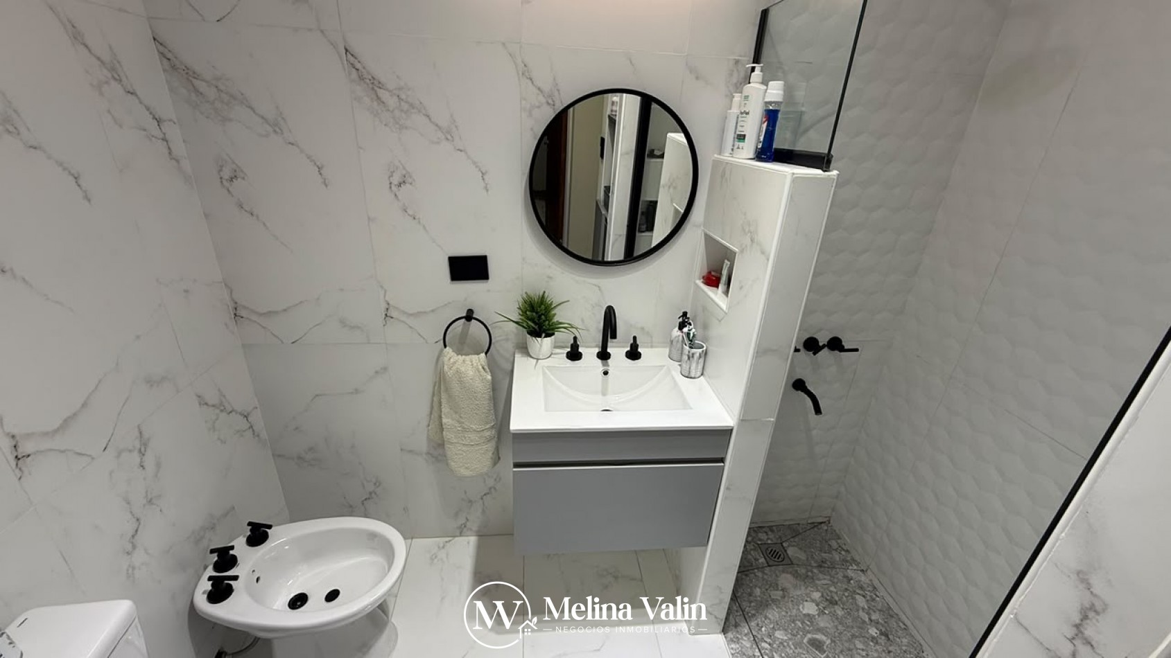SE VENDE MODERNO DUPLEX 3 DORM EN ZONA CHURRUARIN Y RIO NEGRO.