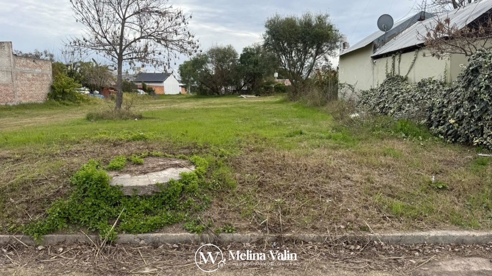 TERRENO EN ORO VERDE, CALLE LOS CANARIOS, SUP DE 700 M2.