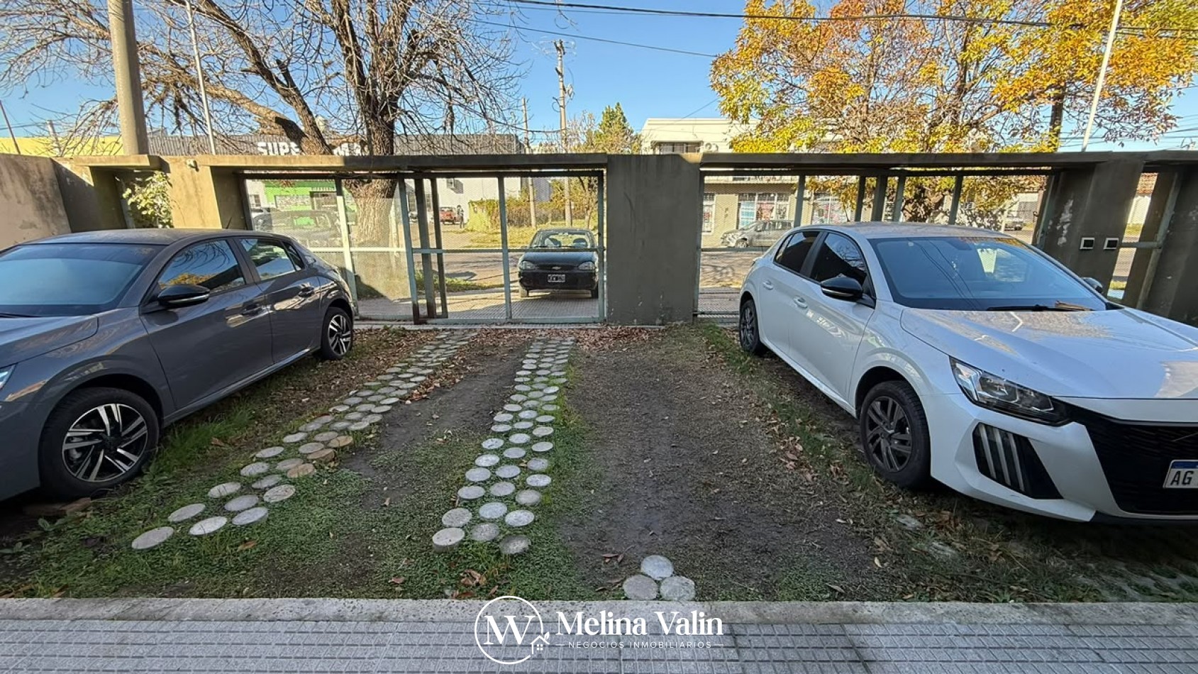SE VENDE MODERNO DUPLEX 3 DORM EN ZONA CHURRUARIN Y RIO NEGRO.