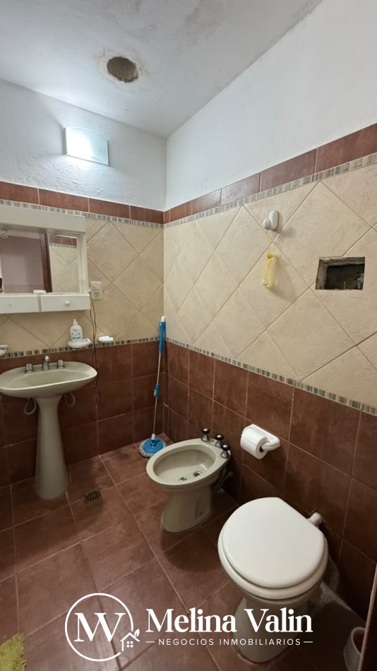 EN VENTA | CASA DE 3 DORMITORIOS- Barrio Santa Lucia 