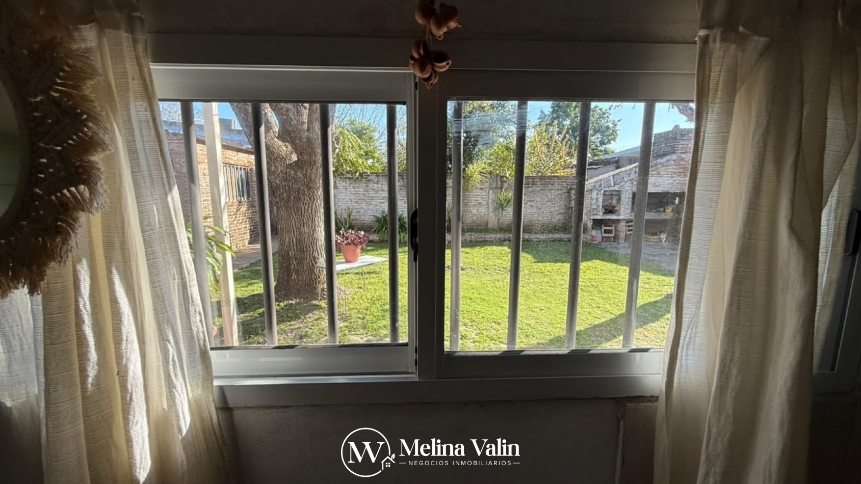 EN VENTA | CASA DE 3 DORMITORIOS- Barrio Santa Lucia 