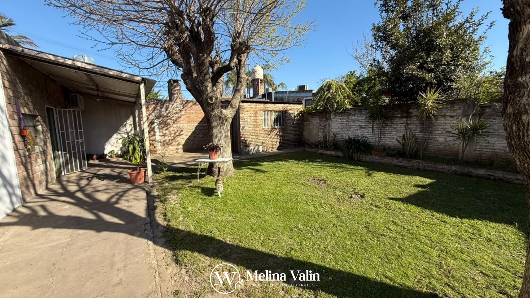 EN VENTA | CASA DE 3 DORMITORIOS- Barrio Santa Lucia 